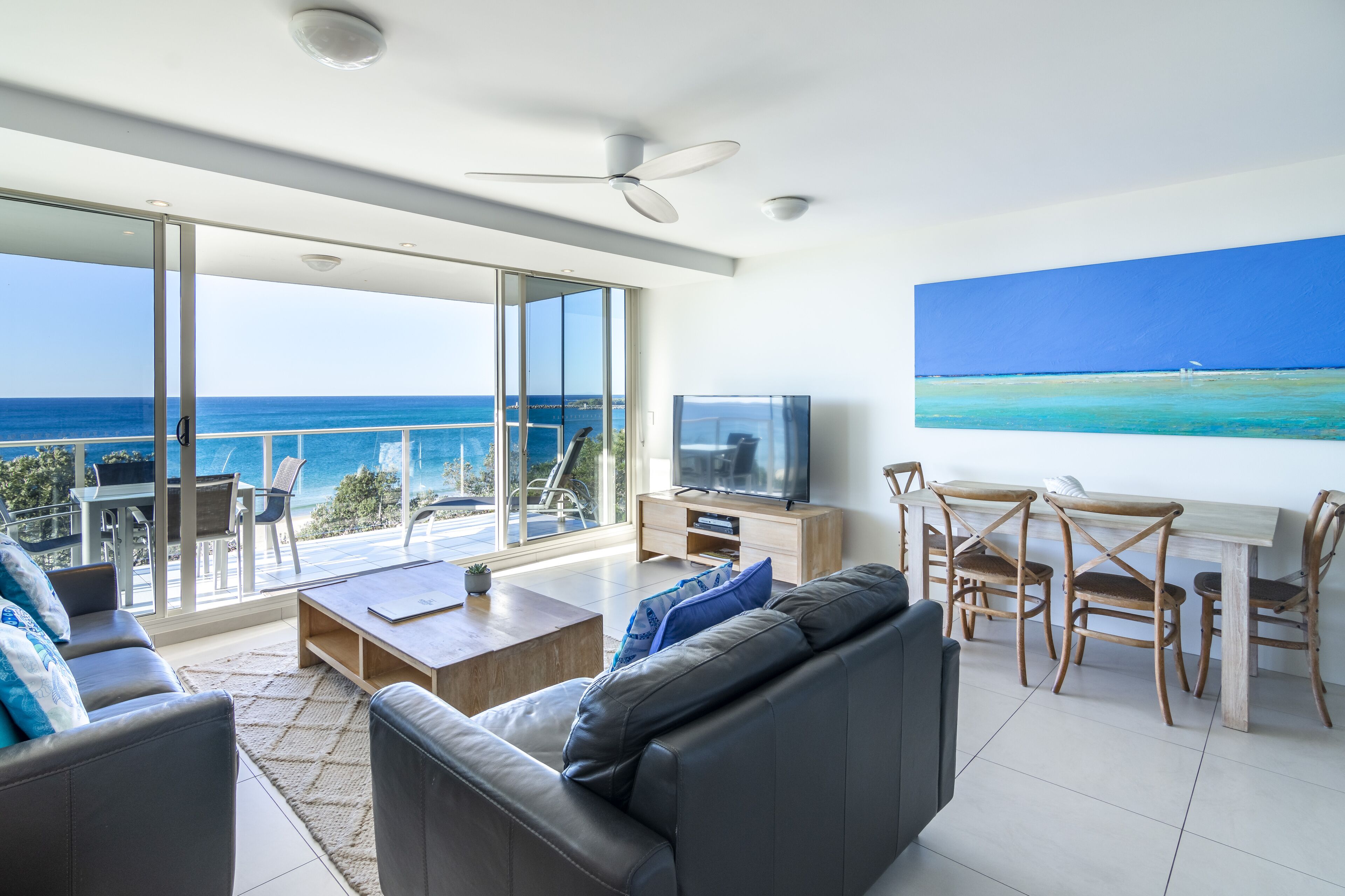 84 The Spit Holiday Apartments — image 11