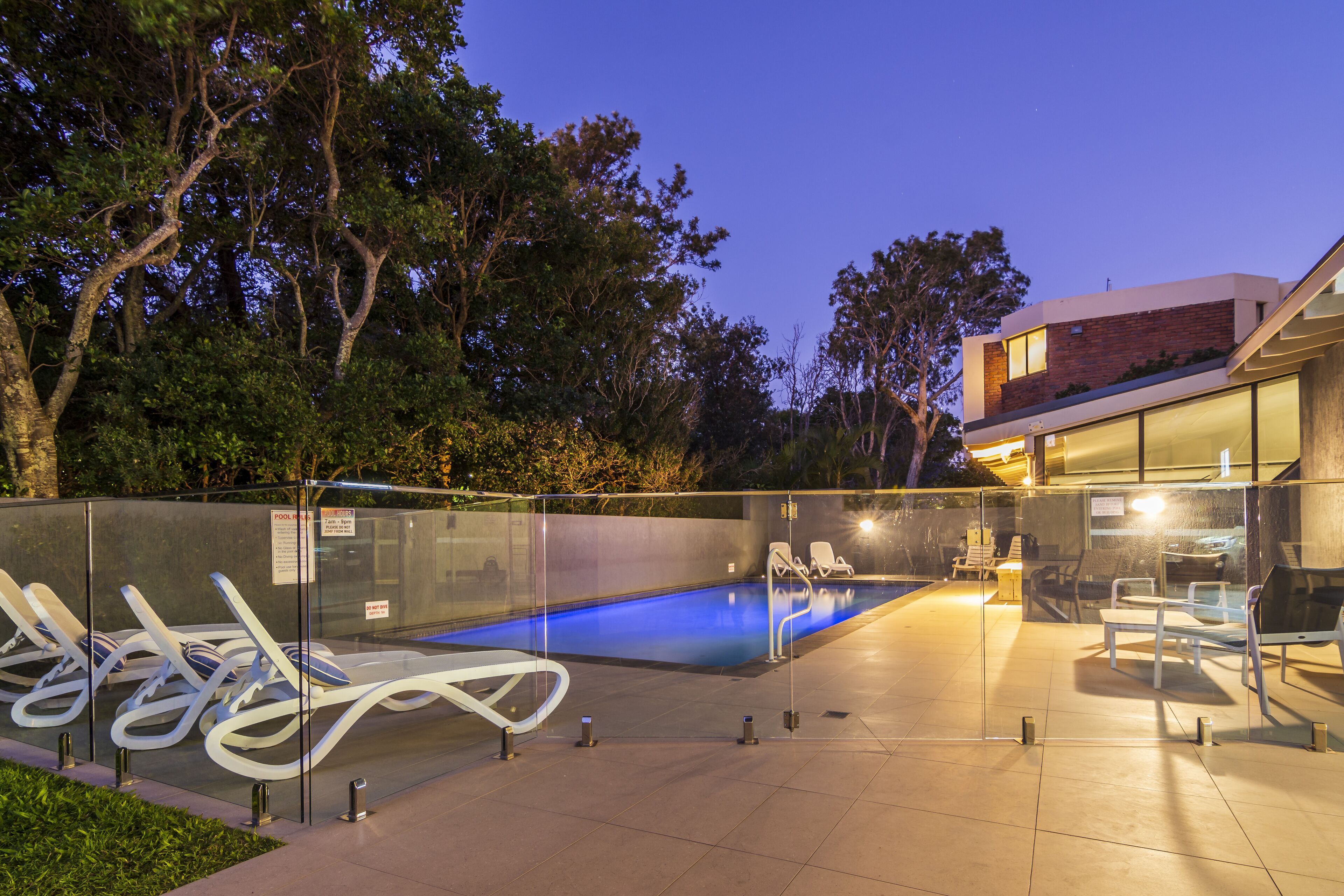 84 The Spit Holiday Apartments — image 5
