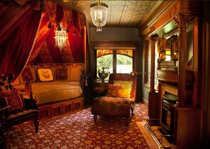 Suite Grand, 1 cama King size | Ropa de cama de alta calidad y decoración personalizada