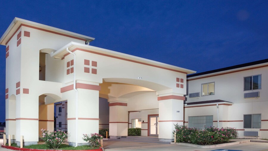 Super 8 by Wyndham Brenham TX