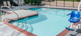Super 8 by Wyndham Brenham TX