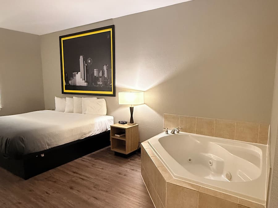 Deluxe Studio Suite, 1 King Bed, Non Smoking | Desk, blackout drapes, soundproofing, iron/ironing board