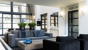 Ảnh chưa phân loại, 4 trong số 67 ảnh, nút