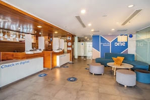 Reception - One Saltillo Aeropuerto (Ramos Arizpe)