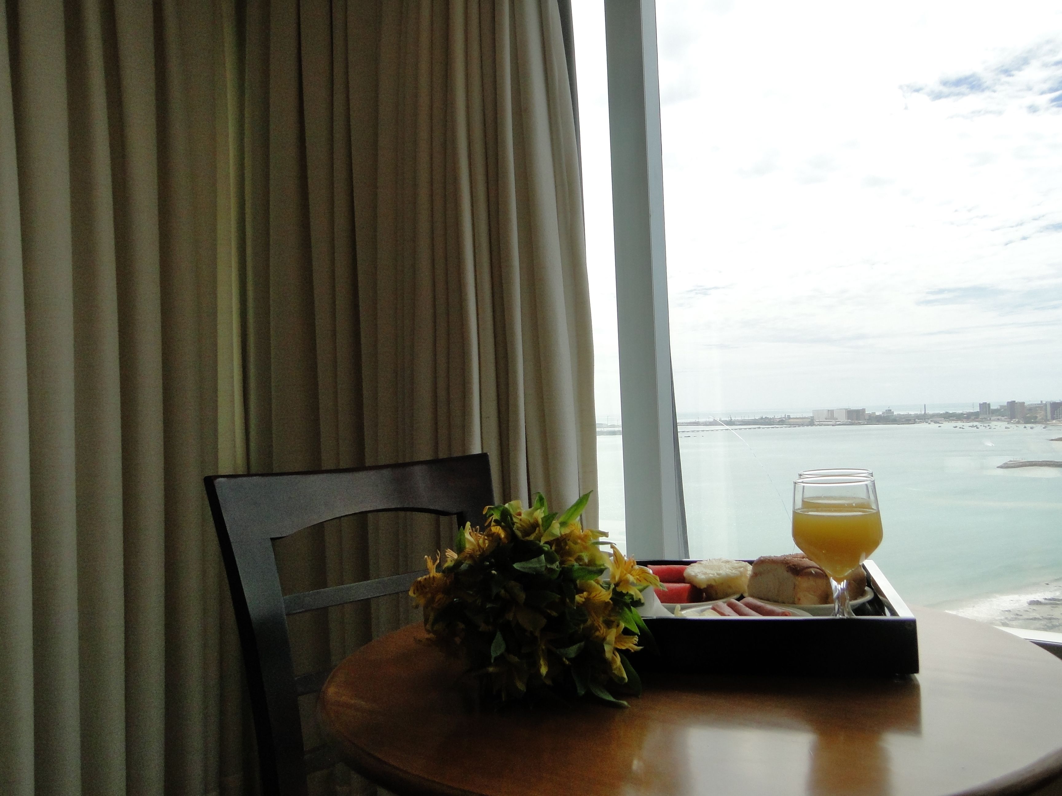 Minibar, caja de seguridad en la habitación y cortinas blackout 
