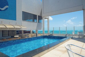 Outdoor pool, pool loungers - Costa Do Mar Hotel (Fortaleza)