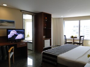 Superior Quadruple Room | Minibar, in-room safe, blackout drapes, soundproofing - Costa Do Mar Hotel (Fortaleza)