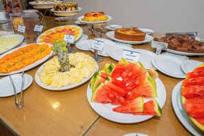 Free buffet breakfast  - Costa Do Mar Hotel (Fortaleza)