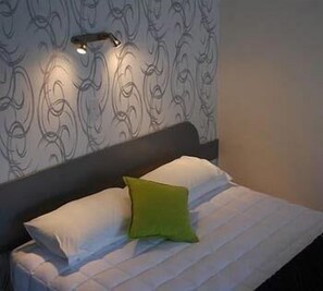 Télévision de 32 pouces avec chaînes numériques