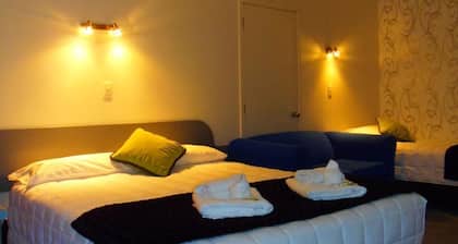 Kapiti Lindale Motel & Conference Centre