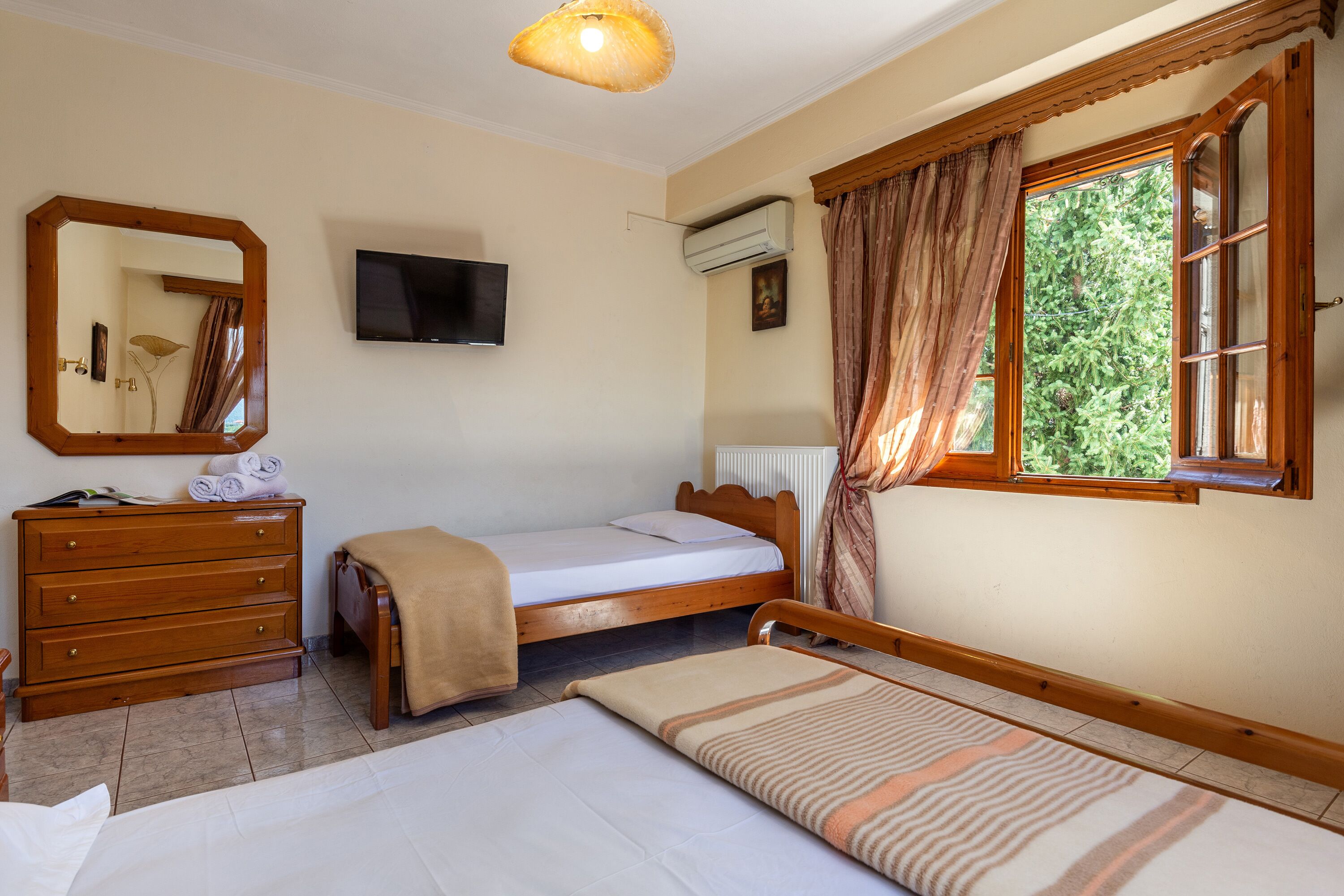 triple with meteora view | individually decorated, individually furnished, soundproofing, free wifi