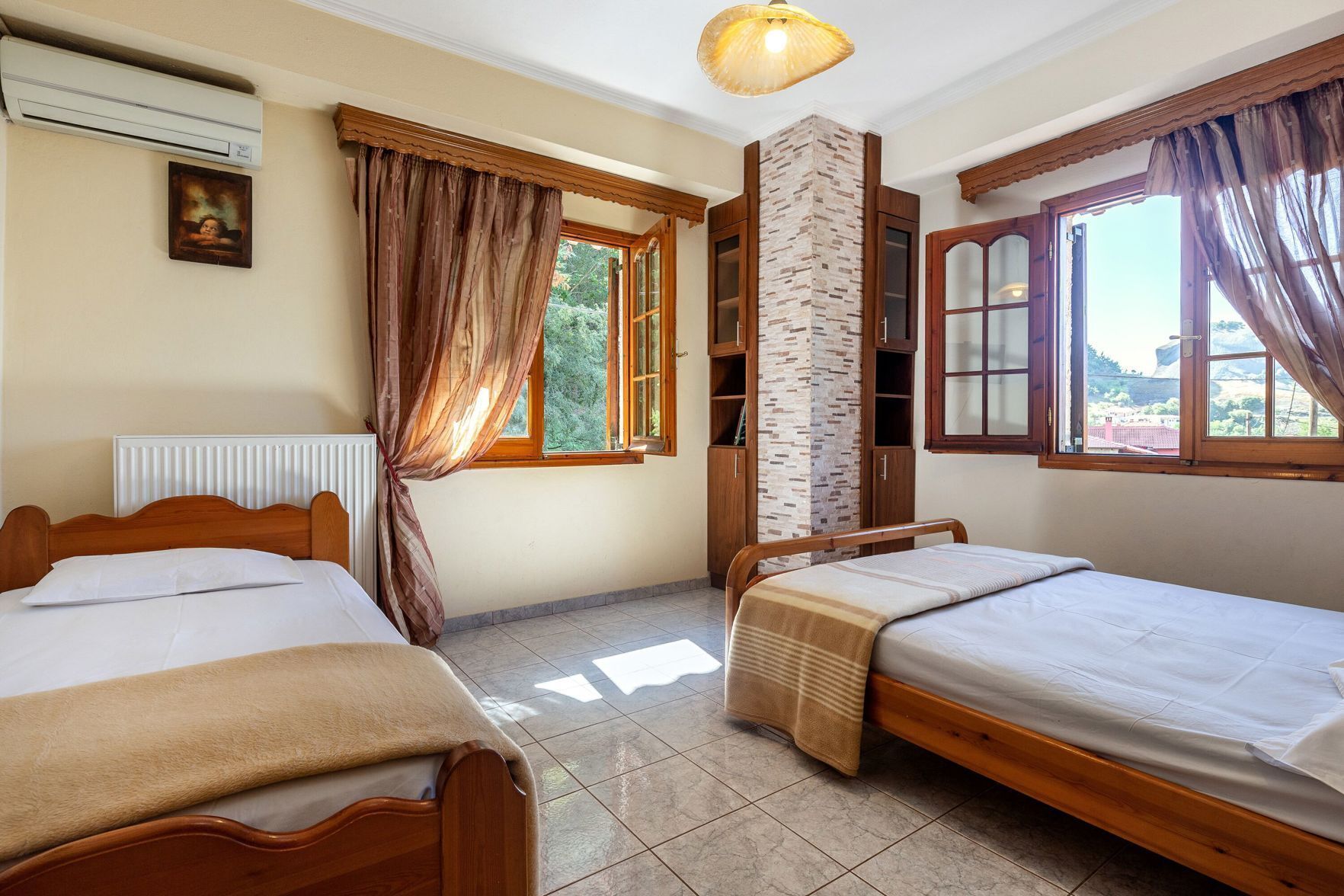 Individually decorated, individually furnished, soundproofing, free WiFi