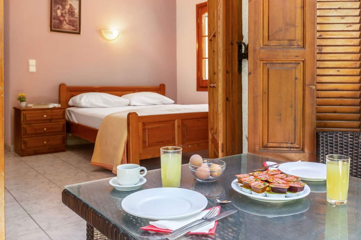 Individually decorated, individually furnished, soundproofing, free WiFi