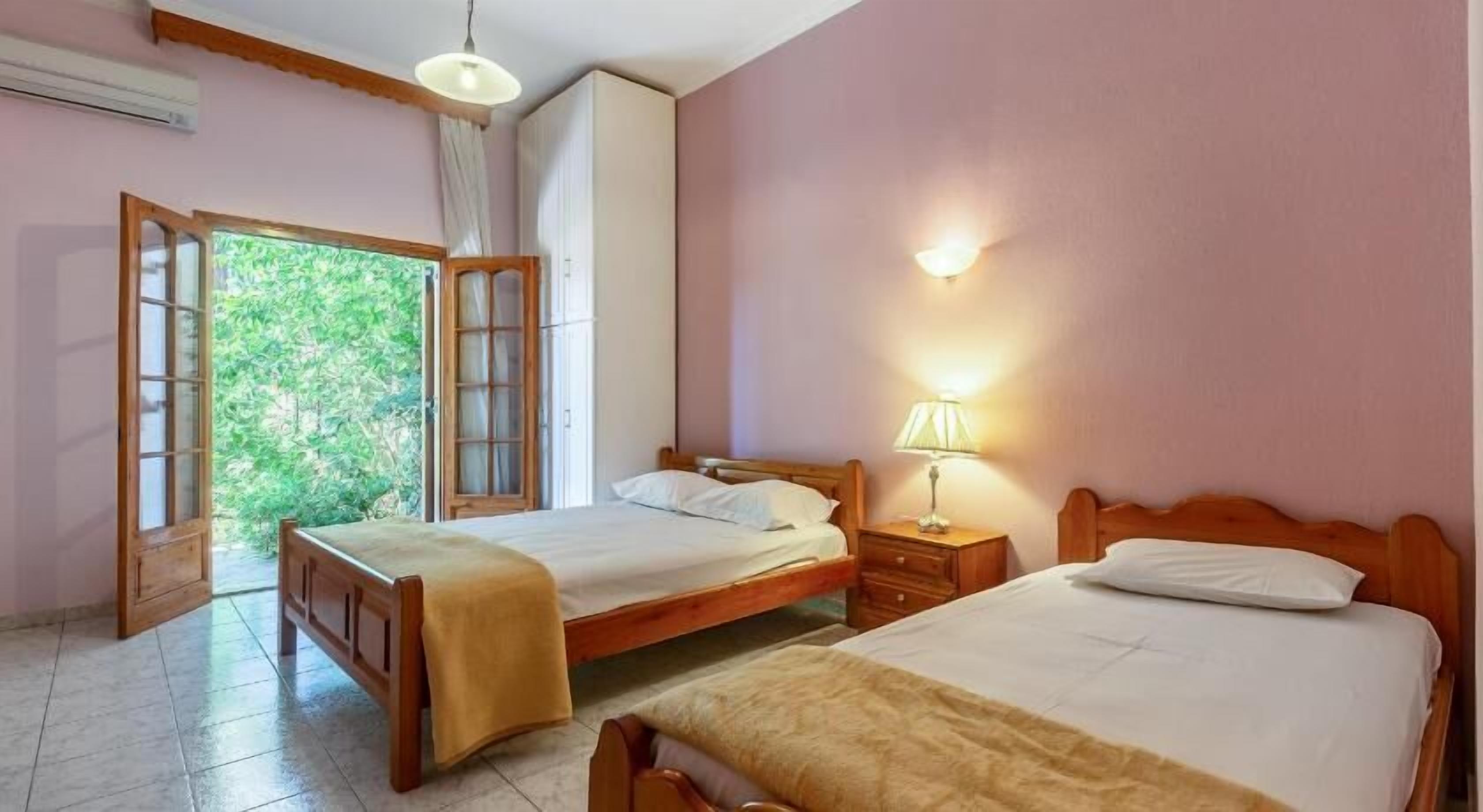 Individually decorated, individually furnished, soundproofing, free WiFi