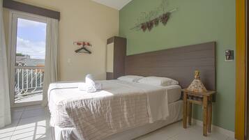 1 bedroom, hypo-allergenic bedding, minibar, blackout drapes