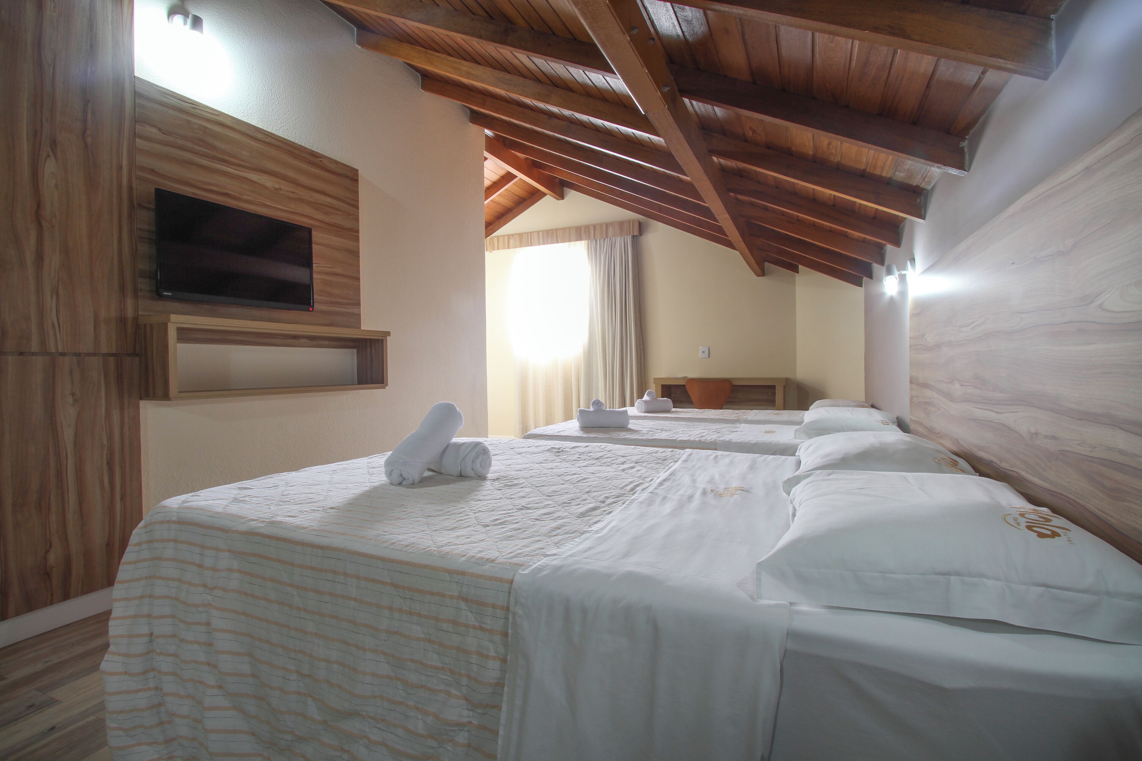 Ropa de cama hipoalergénica, minibar y cortinas blackout 