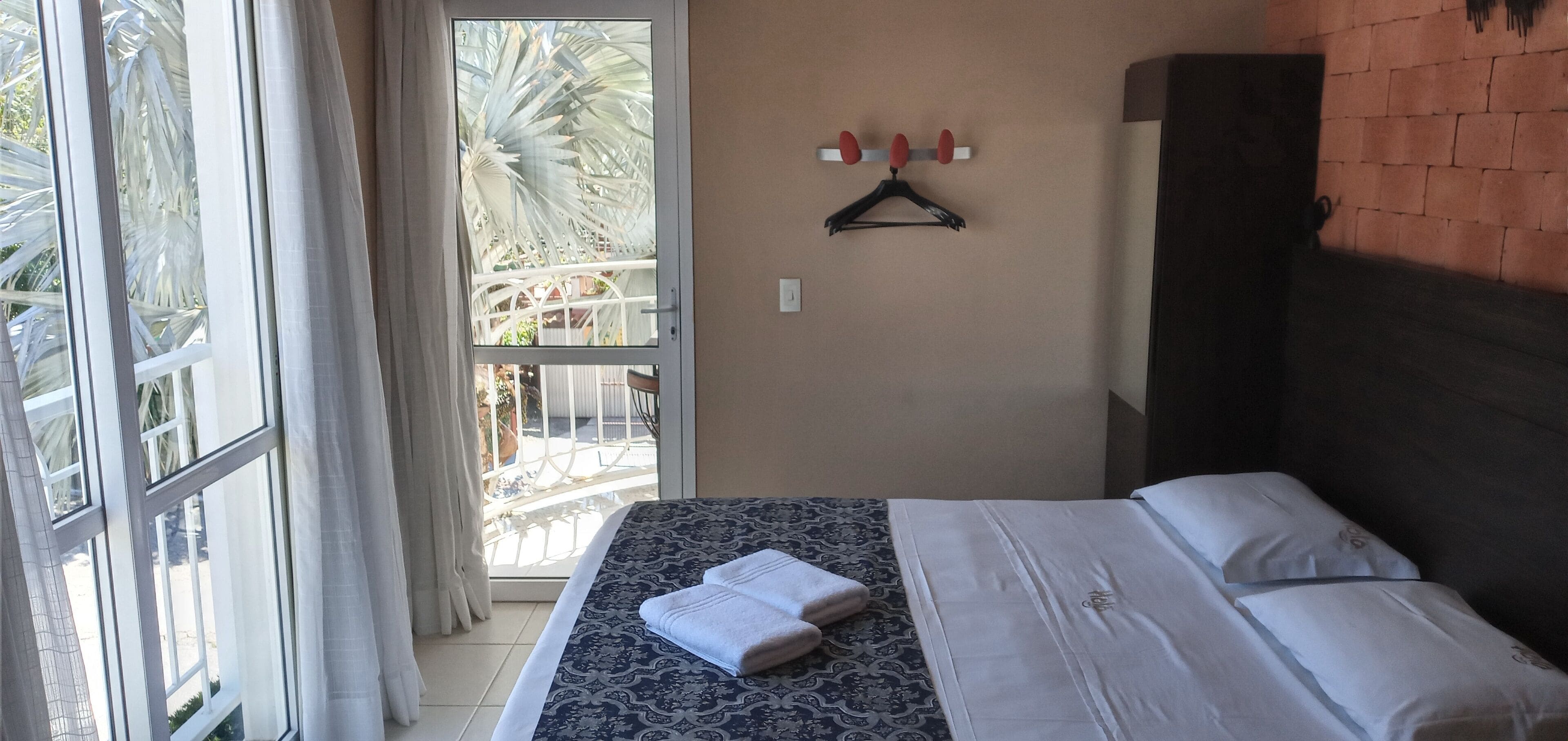 premium suite (double or twin room) | 1 bedroom, hypo-allergenic bedding, minibar, desk