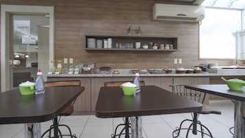 Desayuno continental todos los días (con cargo)