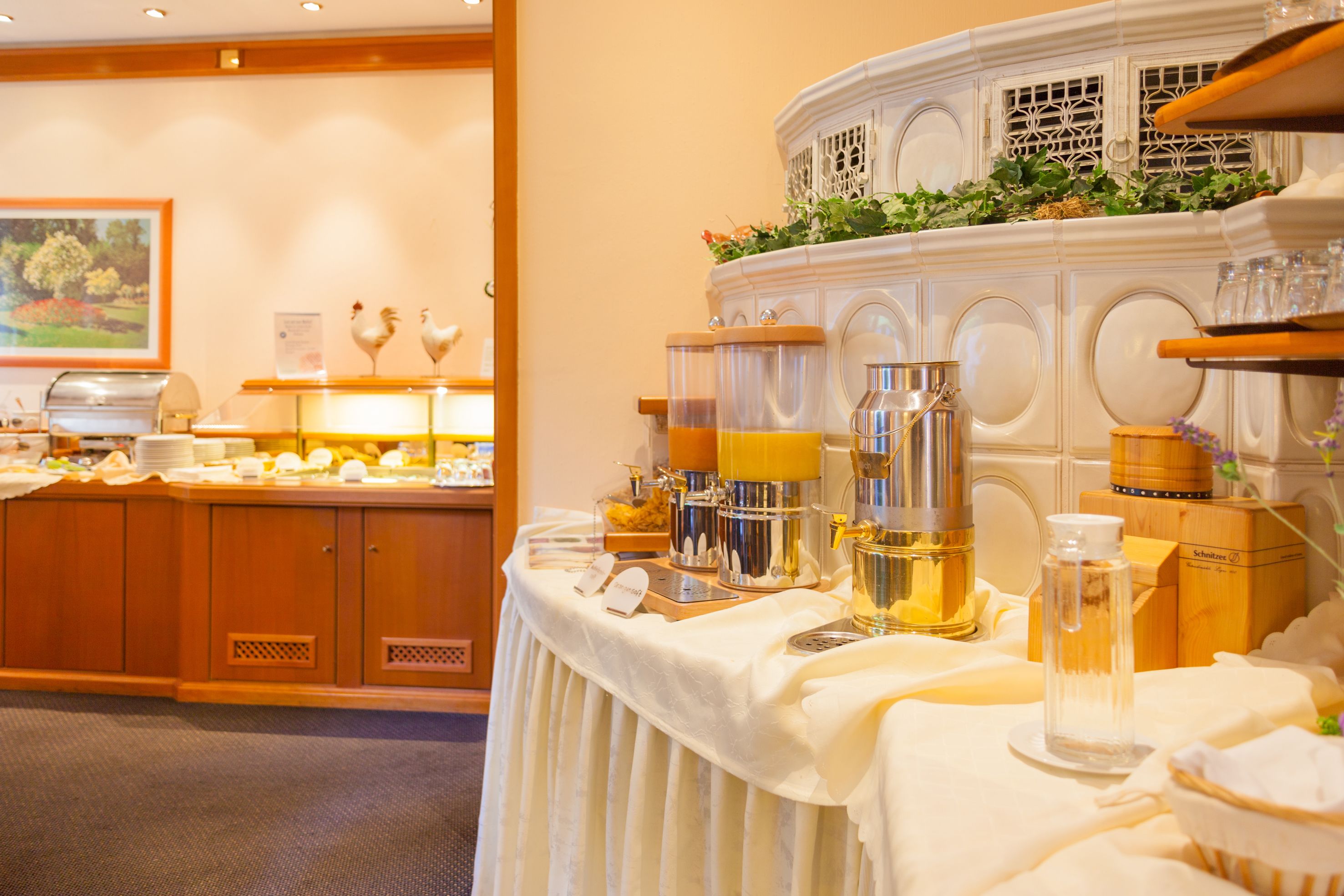 free buffet breakfast