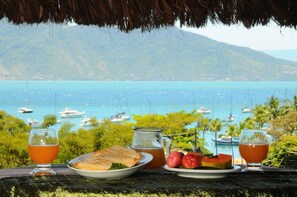View from property - Porto Pousada Saco da Capela (Ilhabela)