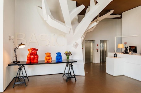 Lobby. Basic Braga by Axis