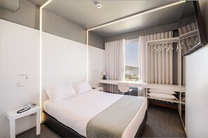 Dobbeltrom – basic | Lydisolert, wi-fi (inkludert) og sengetøy