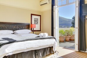 Traditional Room, First Floor | Egyptian cotton sheets, premium bedding, in-room safe - Liberty Lodge (Cape Town)