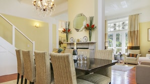 Interior - Liberty Lodge (Cape Town)