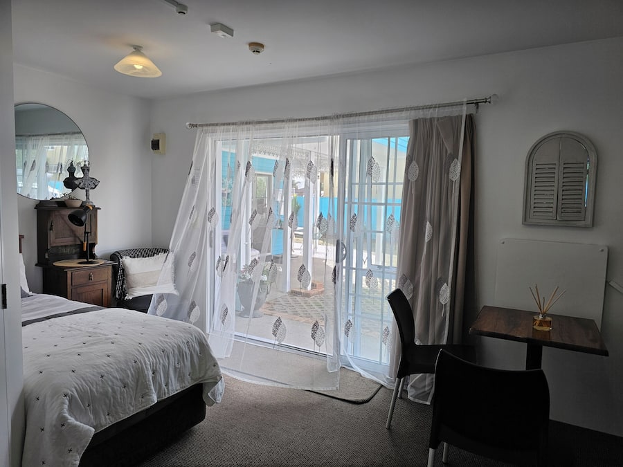 Individually decorated, individually furnished, soundproofing