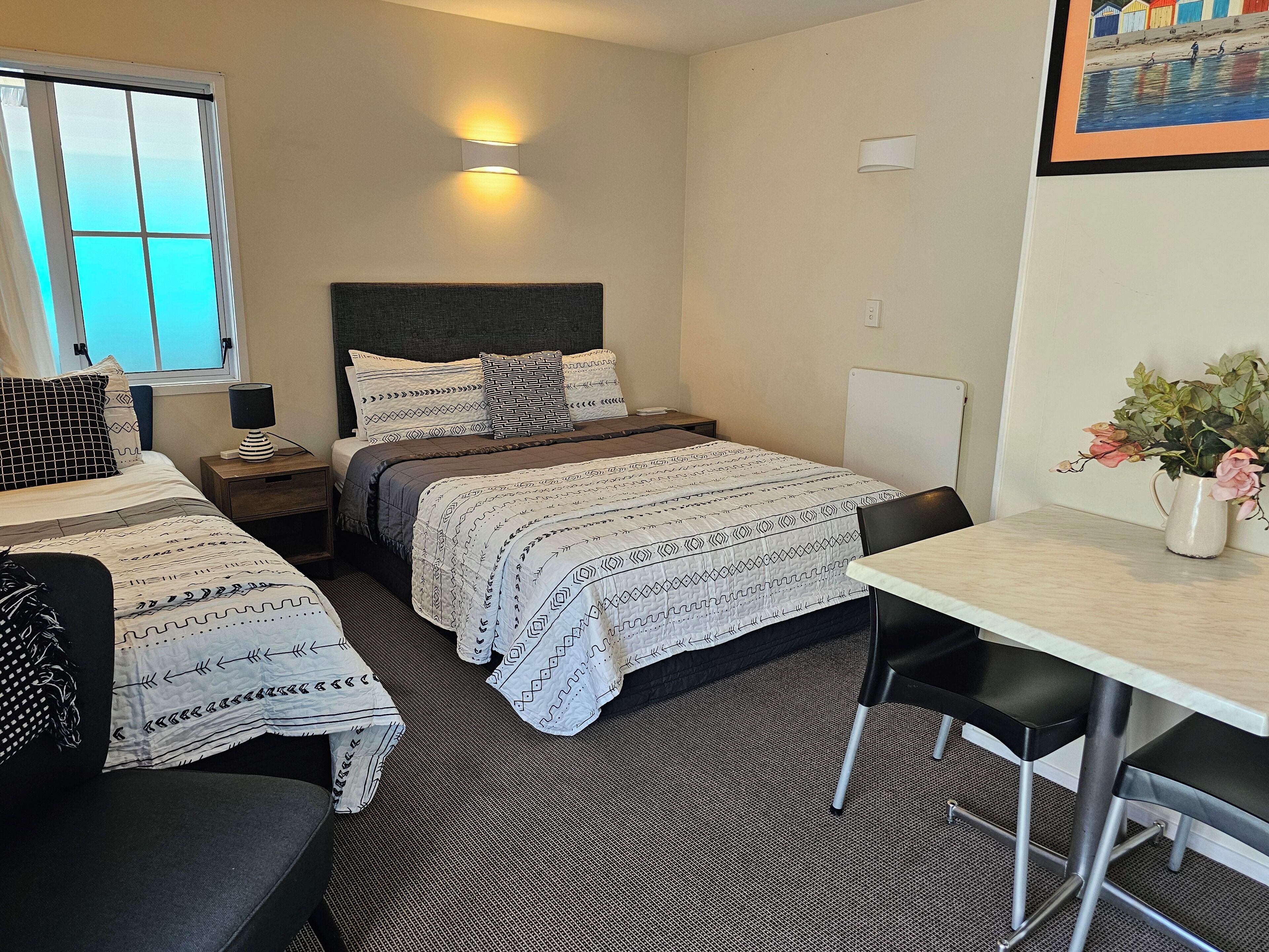 twin room with free netflix | extra beds