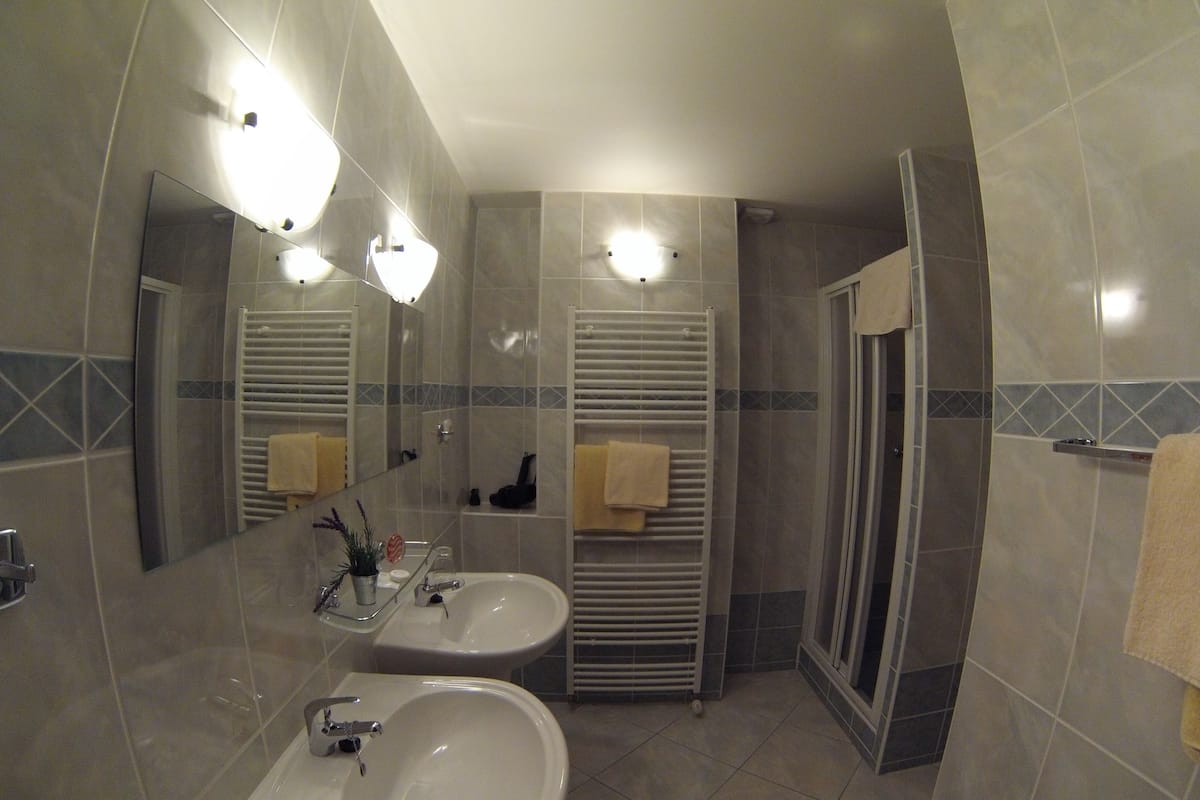 double room | bathroom sink