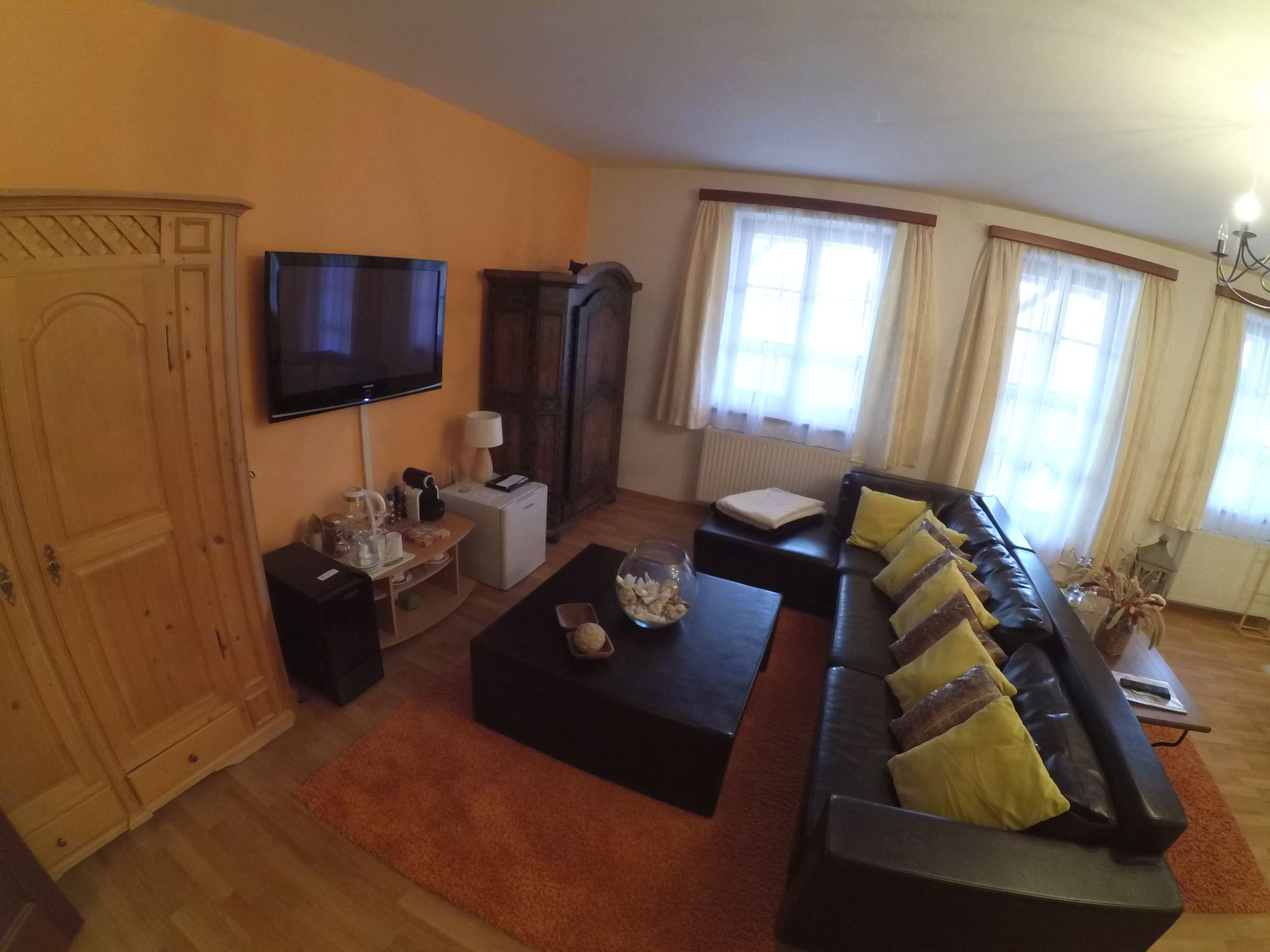 double room | living area | tv