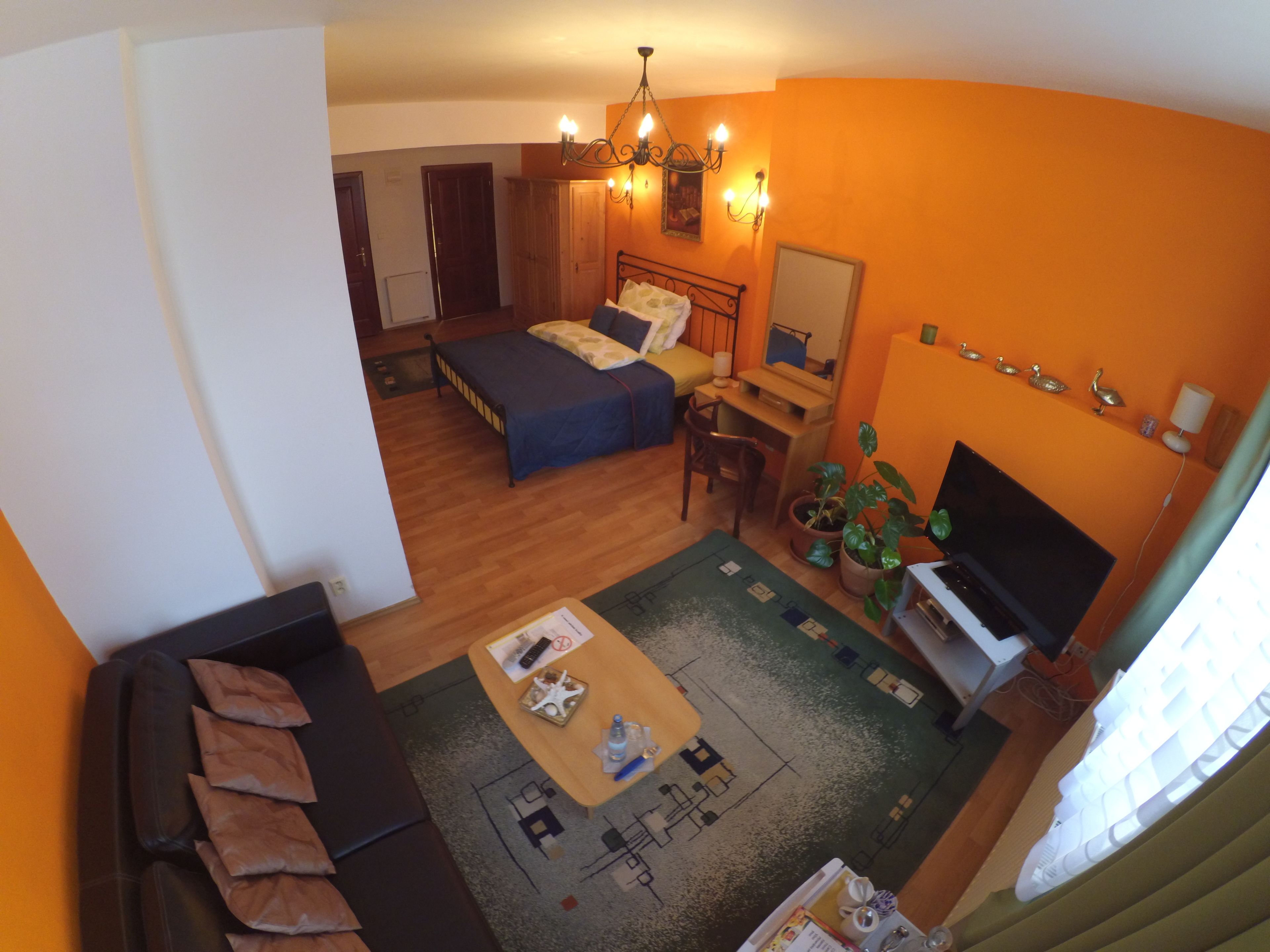 double room | hypo-allergenic bedding, minibar, free wifi, bed sheets