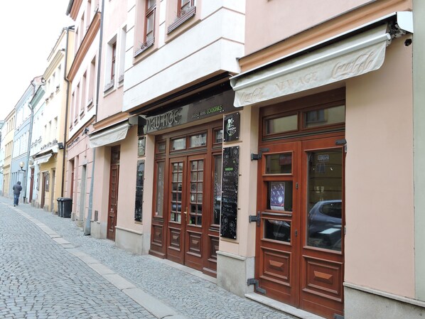 Sisään- ja uloskirjautumisautomaatti