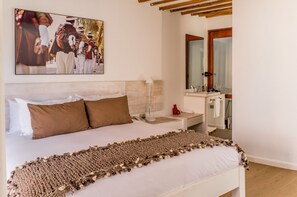 迷你吧、客房內保險箱、書桌、遮光布/窗簾