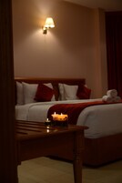 1 多间卧室、意大利 Frette 床单、高档床上用品、加厚床垫