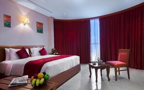 Executive Suite, 1 King Bed | 1 bedroom, Frette Italian sheets, premium bedding, pillow-top beds