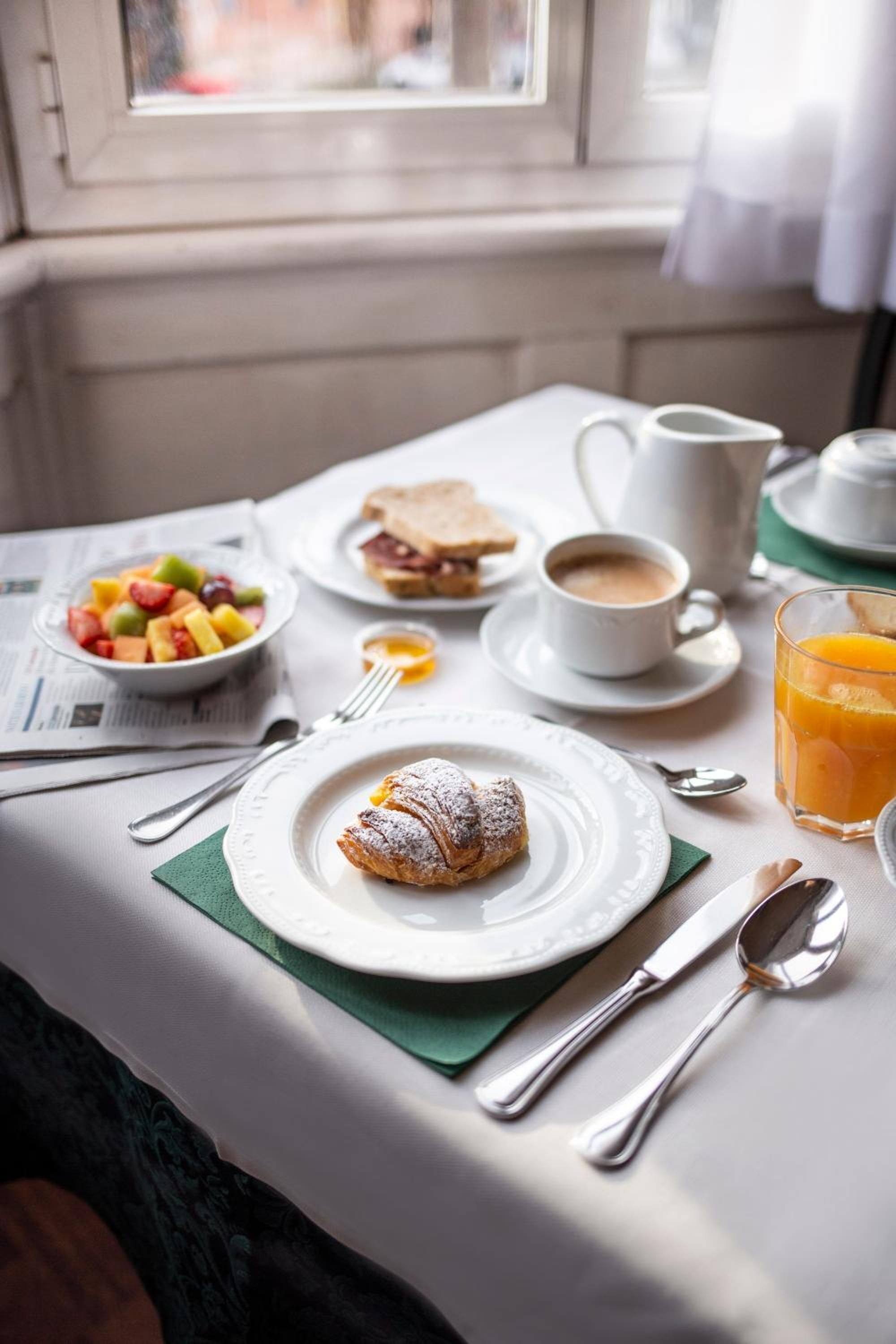 Free daily buffet breakfast