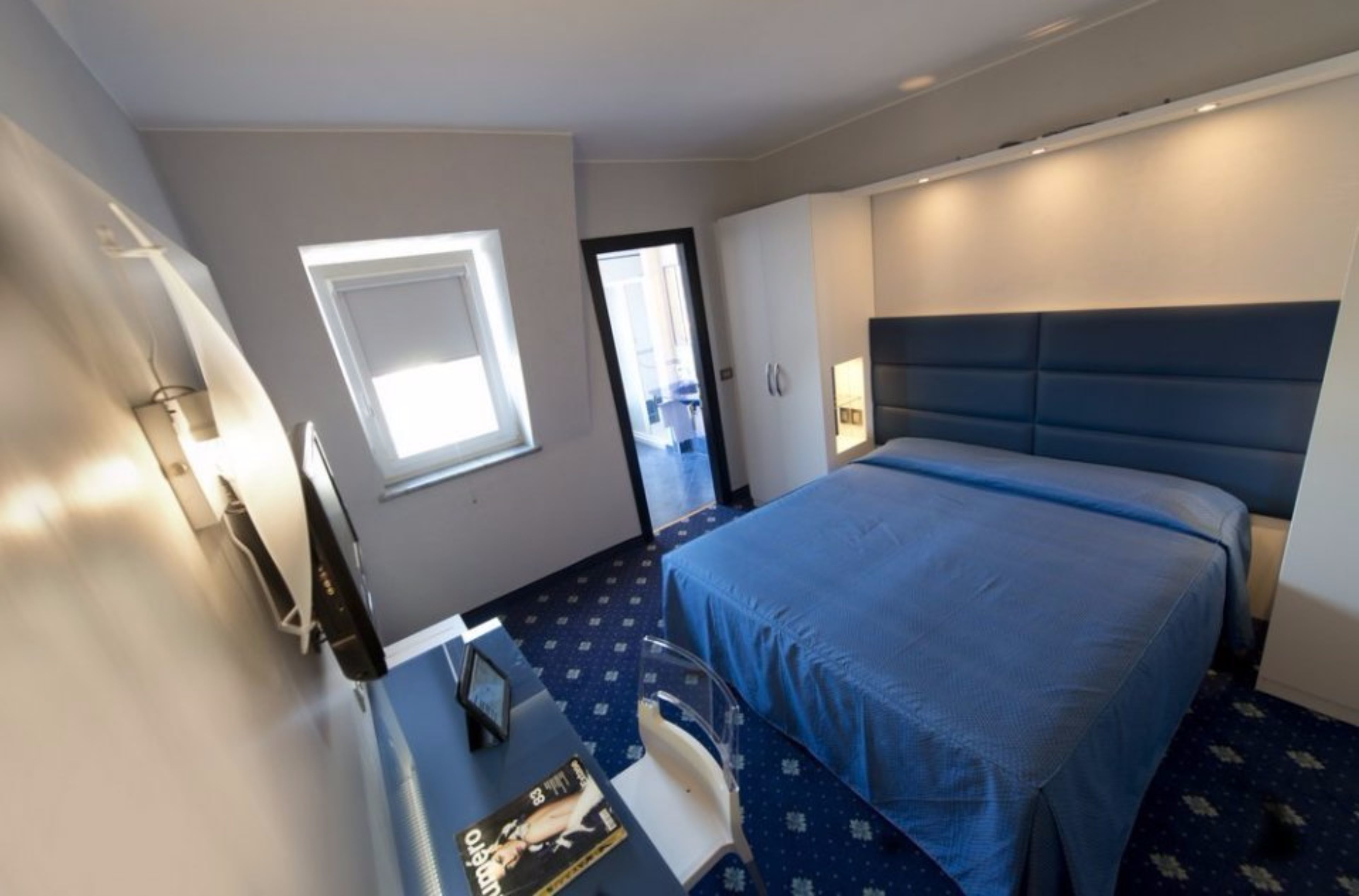 1 bedroom, premium bedding, minibar, in-room safe