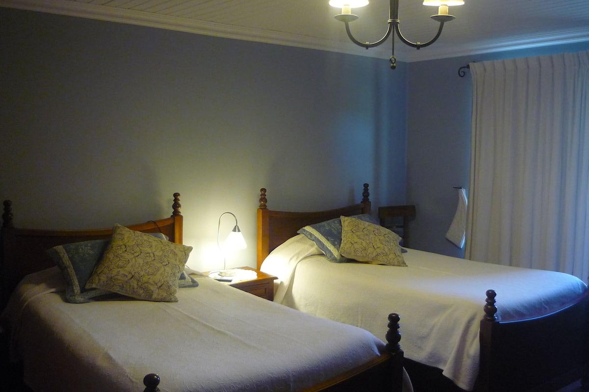 Apartment, 2 Schlafzimmer | Pillowtop-Betten, Minibar, Zimmersafe, individuell dekoriert