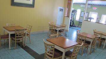 Free daily continental breakfast