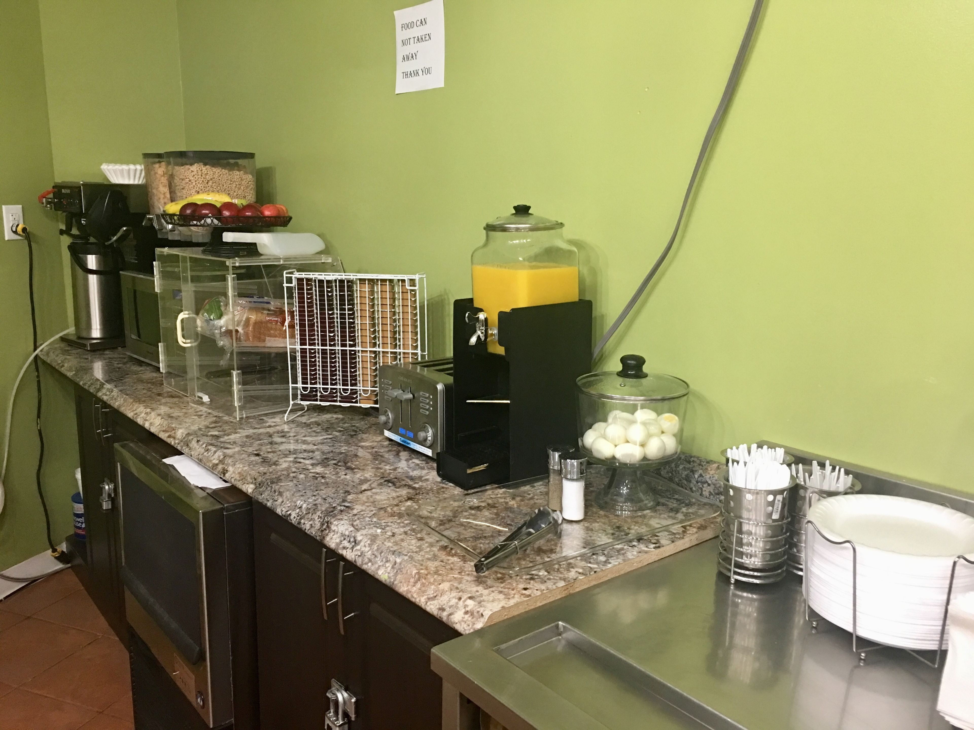 Free daily continental breakfast 