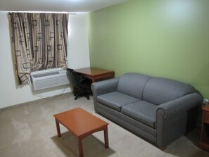 Double Room, 2 Double Beds | Select Comfort beds, desk, blackout drapes, soundproofing - Valley Inn Motel & Suites (Sudbury)