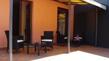 Doppelzimmer zur Einzelnutzung | Terrasse/Patio