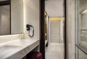 Atria Suite | Bathroom | Free toiletries, hair dryer, slippers, towels - Atria Hotel Gading Serpong (Gading Serpong)