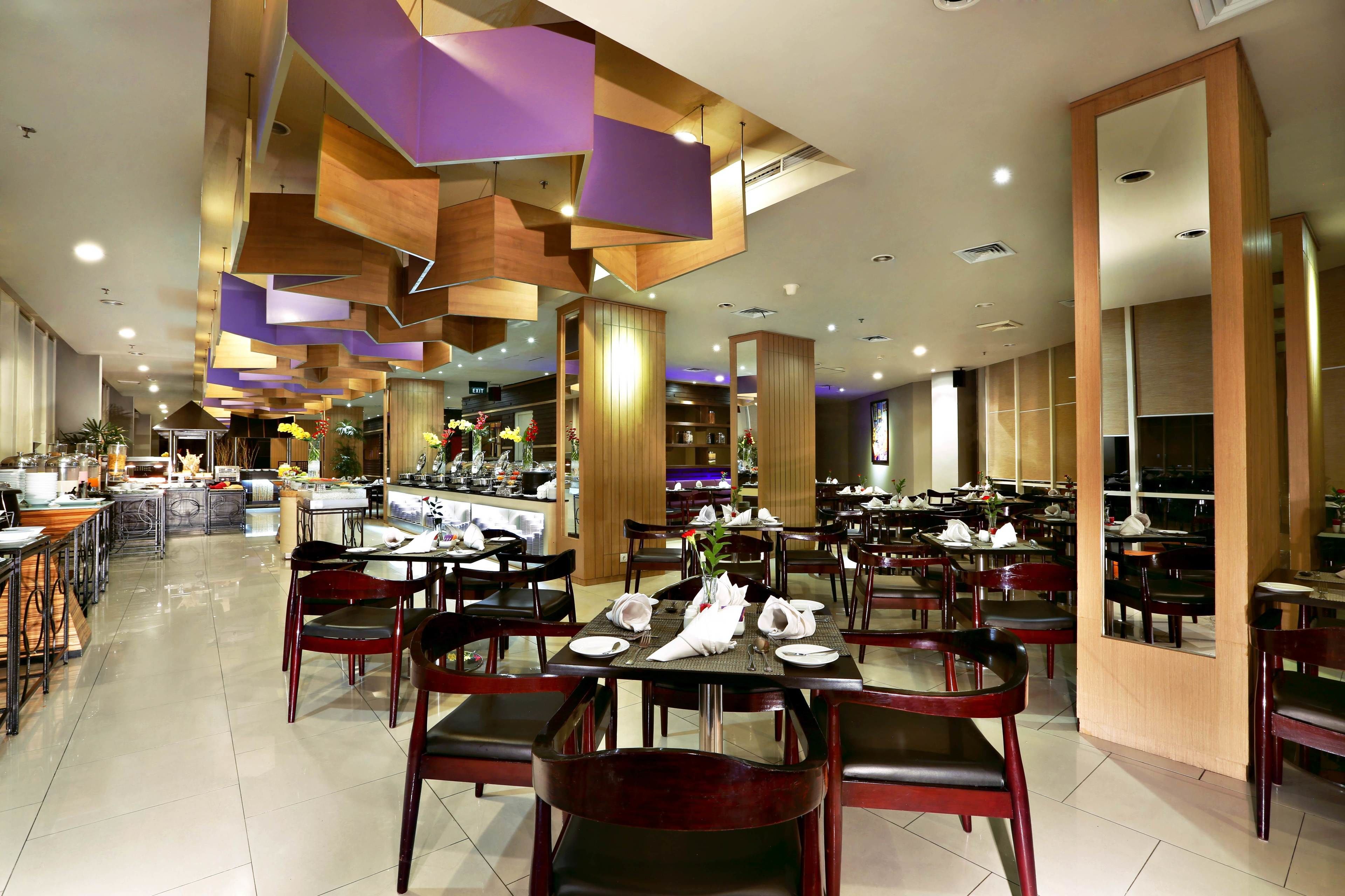 breakfast, lunch and dinner served