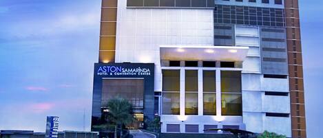 Front of property – evening/night