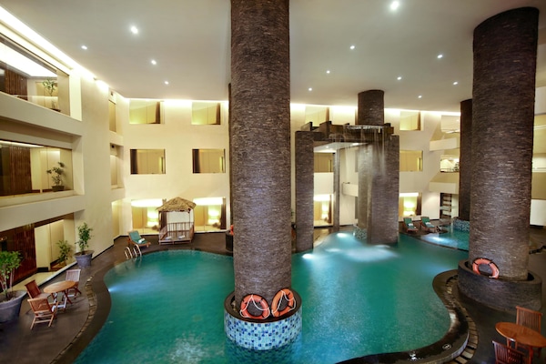 Indoor pool, pool loungers