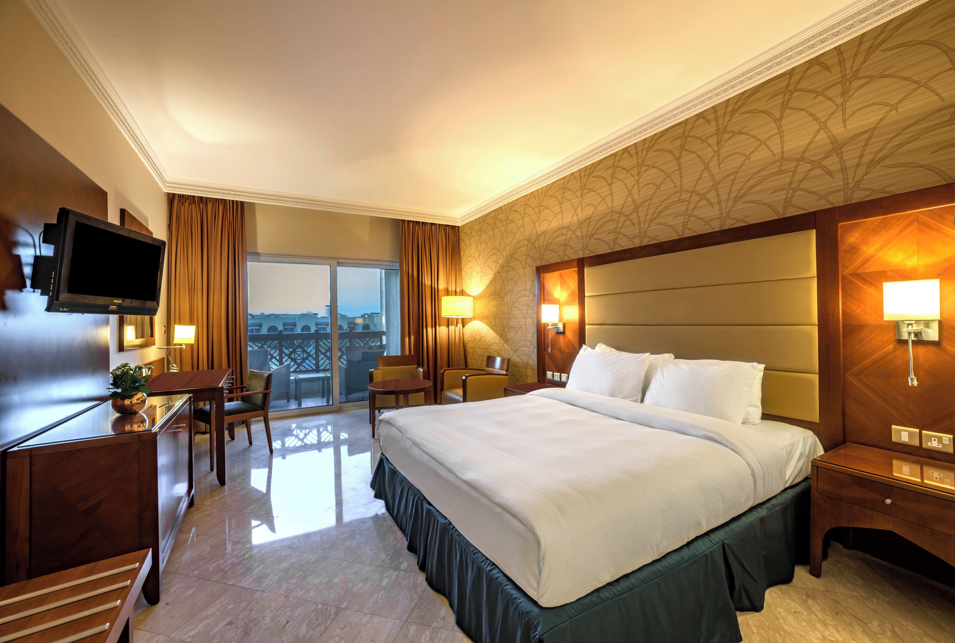 Suite, 1 Bedroom, Smoking | Minibar (free items), in-room safe, desk, laptop workspace
