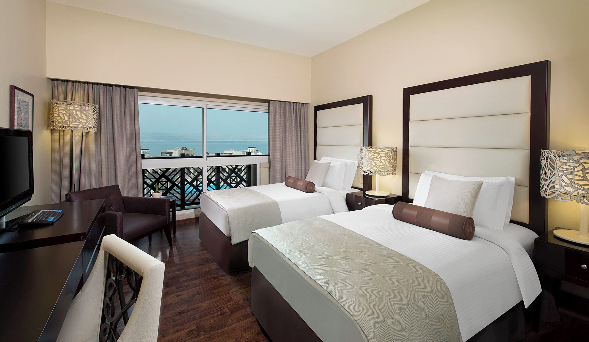 Suite, 1 Bedroom | Minibar (free items), in-room safe, desk, laptop workspace